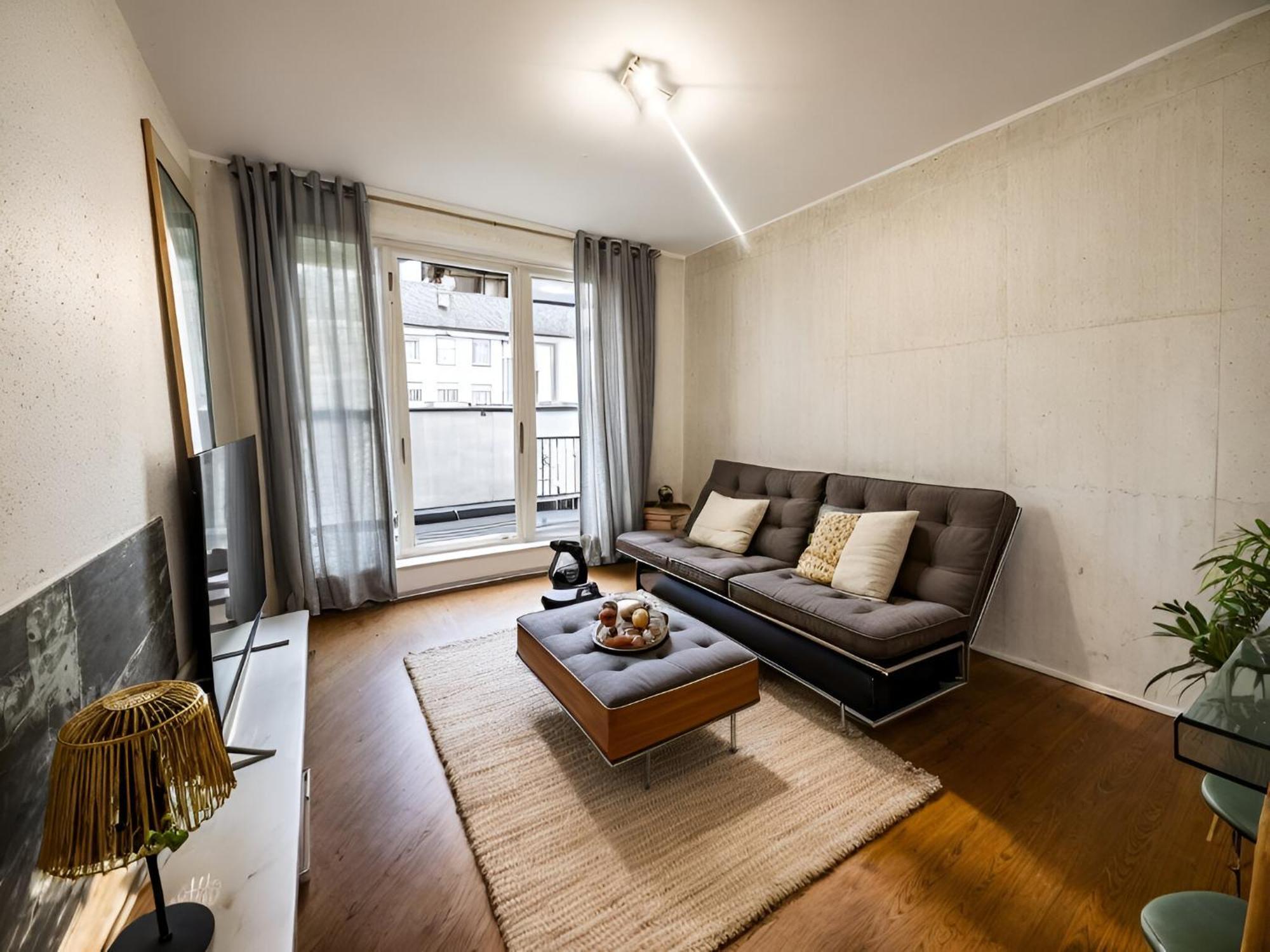 Stbg Bel Appartement Avec Balcon Strasbourg Exterior foto
